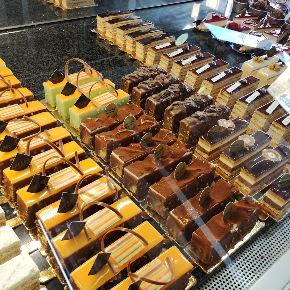 Nakhil Boulangerie — Saint 3