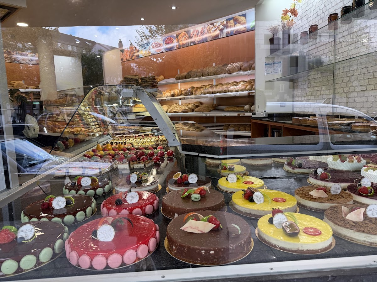 Nakhil Boulangerie — Saint 4